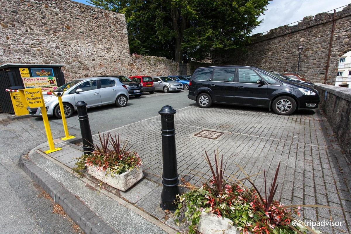 Ty Dre Town House Hotel Caernarfon Bagian luar foto