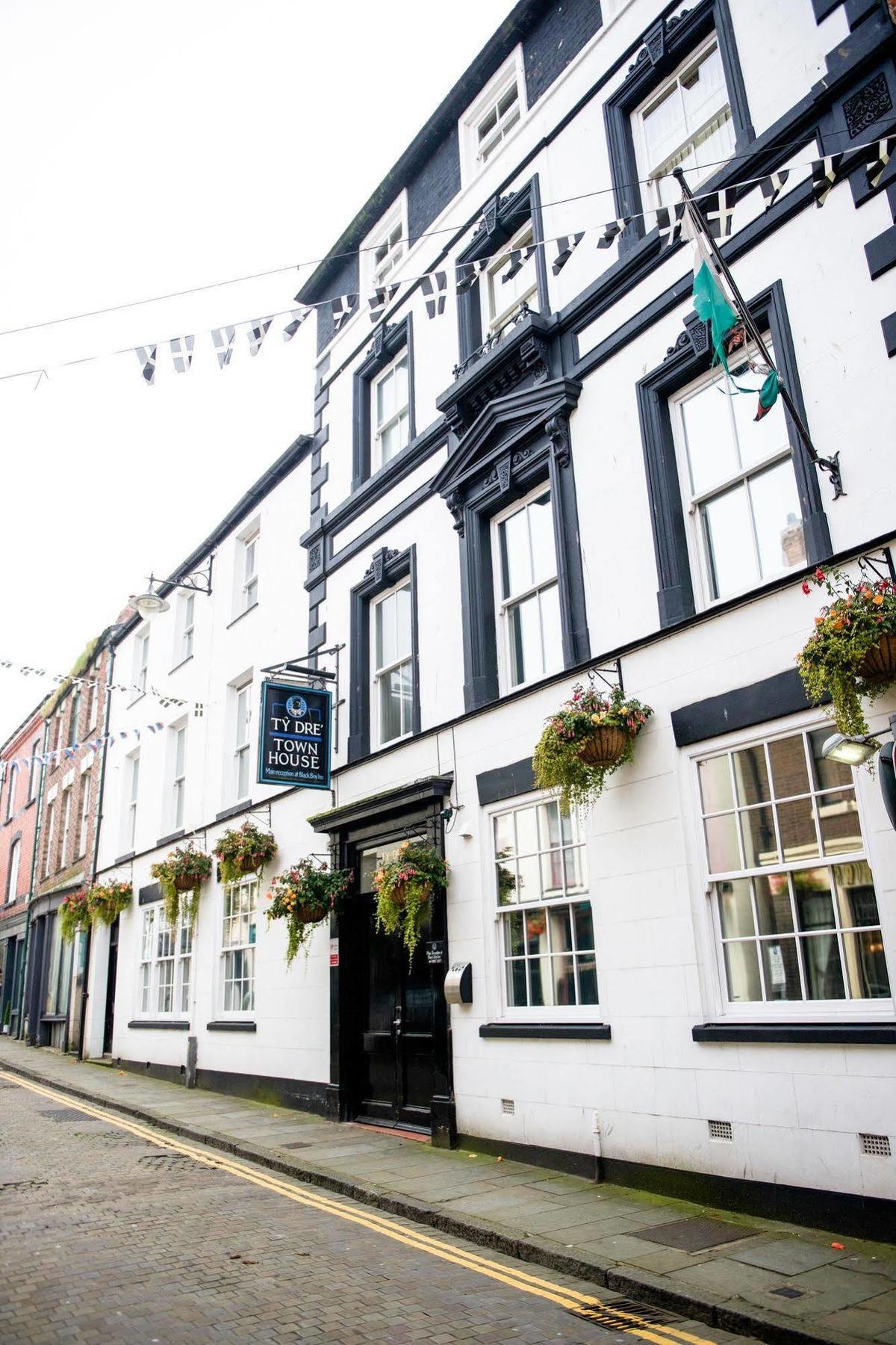 Ty Dre Town House Hotel Caernarfon Bagian luar foto